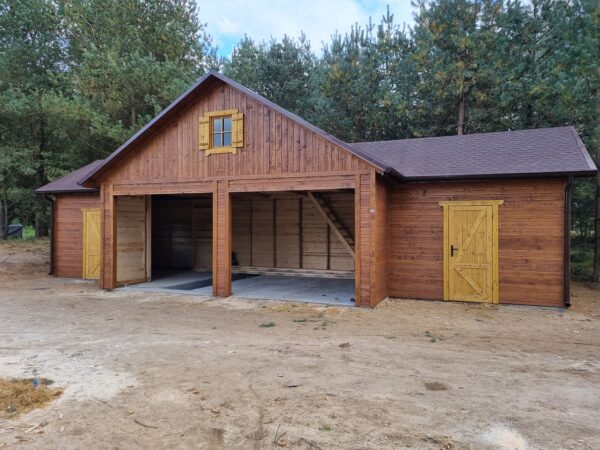 Duży garaż drewniany 57 m² z poddaszem | Pomieszczenie gospodarcze
