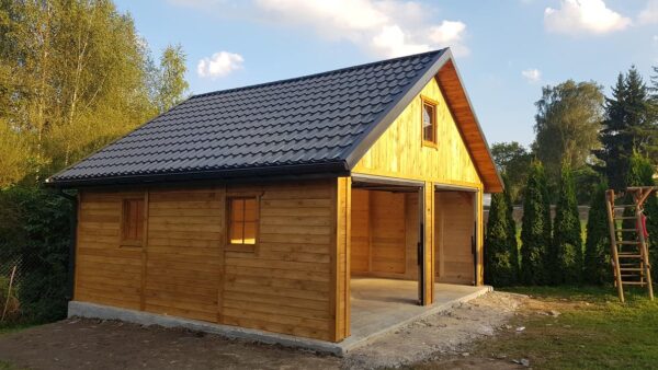 3 Garaż drewniany bez pozwolenia z poddaszem | Szkieletowy | Producent