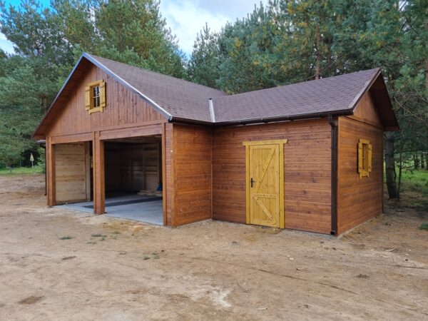 Duży garaż drewniany 57 m² z poddaszem | Pomieszczenie gospodarcze