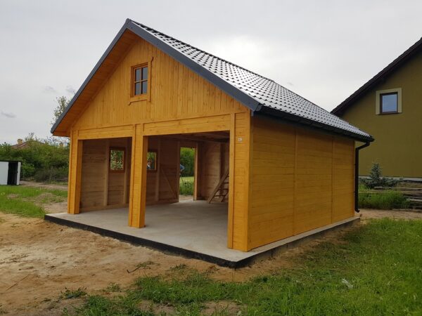 4 Garaż drewniany bez pozwolenia z poddaszem | Szkieletowy | Producent