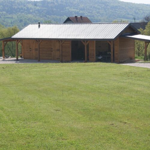 Stajnia 10x3,5m plus 1m wiata