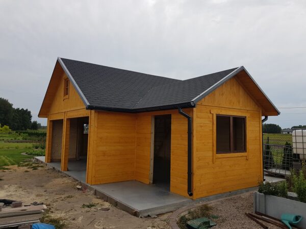 Duży garaż drewniany 57 m² z poddaszem | Pomieszczenie gospodarcze
