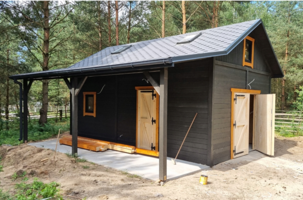 Garaż drewniany 6x4 z wiatą 6x2,5