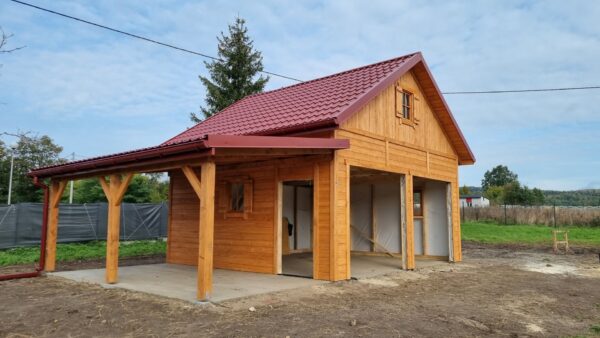 20231013_103722 Garaż drewniany z wiatą i poddaszem