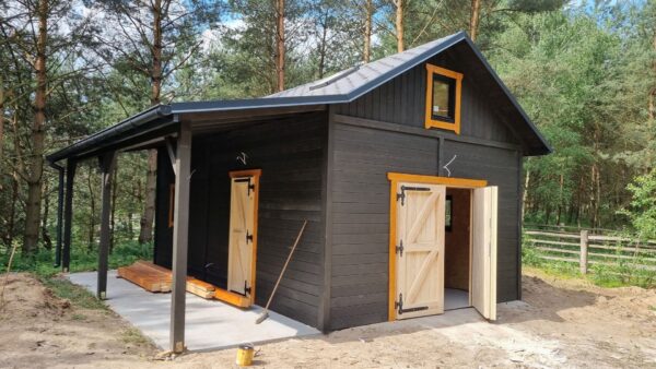 Garaż drewniany 6x4 z wiatą 6x2,5
