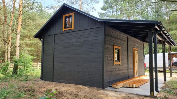Garaż drewniany 6x4 z wiatą 6x2,5